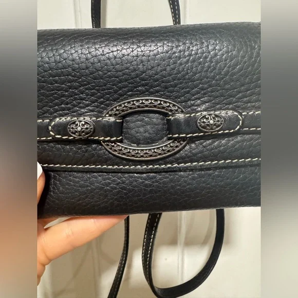 Brighton Crossbody Wallet in Black Leather - Picture 3 of 15